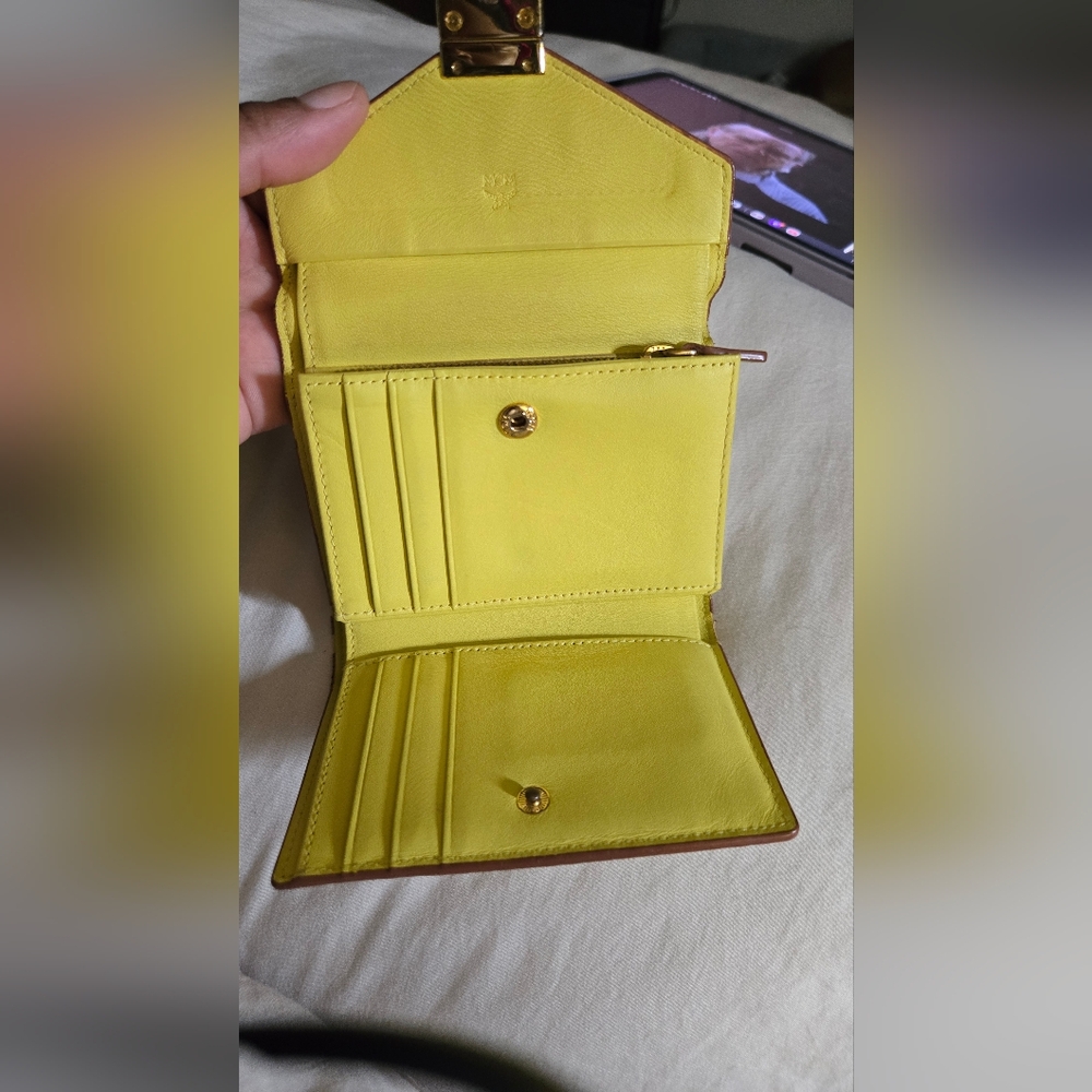 MCM| Colorblock Leather Wallet - Picture 5 of 7